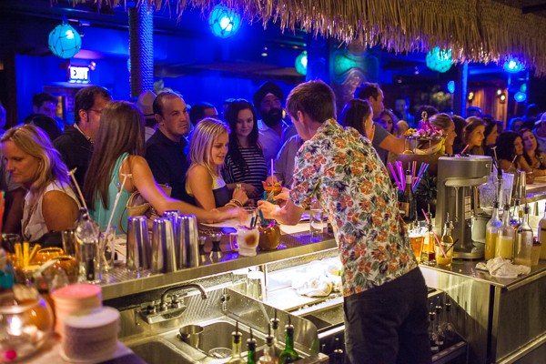 three dots and a dash